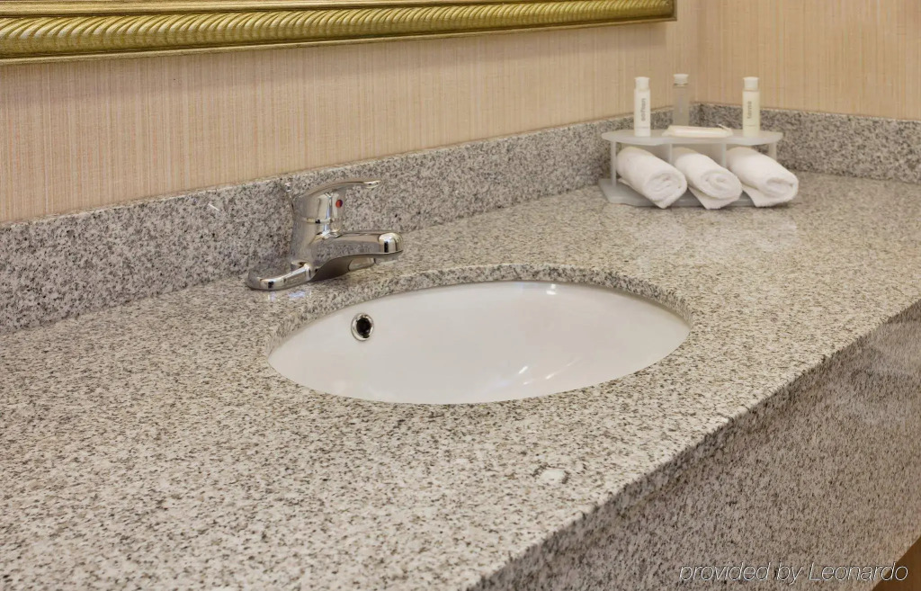 Holiday Inn Express & Suites - Lincoln Downtown by IHG