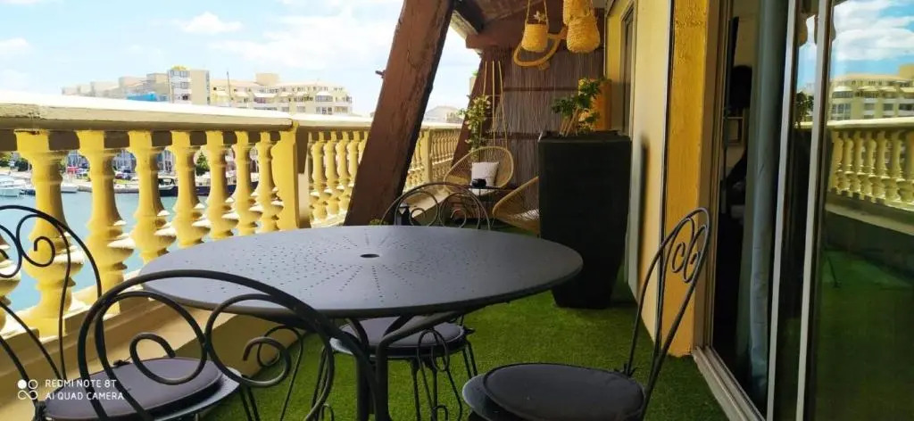 T3 avec TERRASSE avec VUE EXCEPTIONNELLE sur les QUAIS de SETE