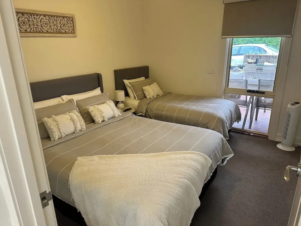 Austral Place 88 via Merri River