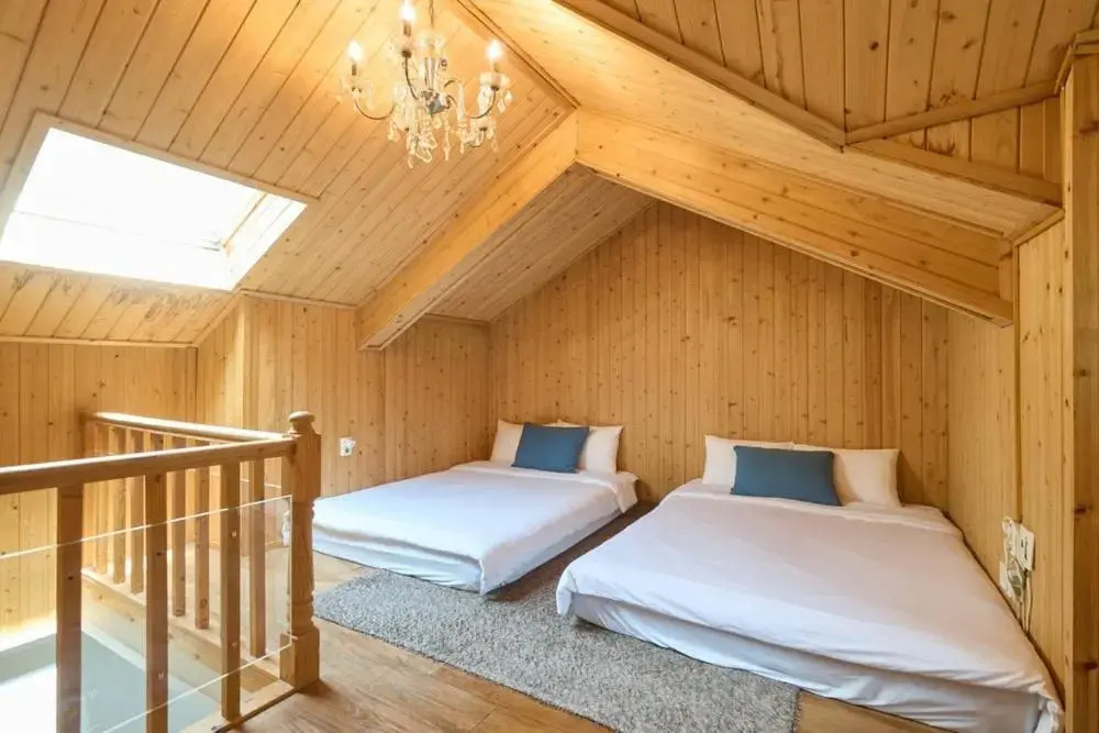 Gapyeong Pool Villa Palace (Newly Built, Dog Glamping)