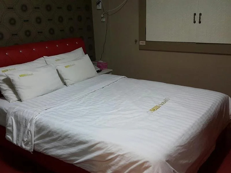 Q Motel