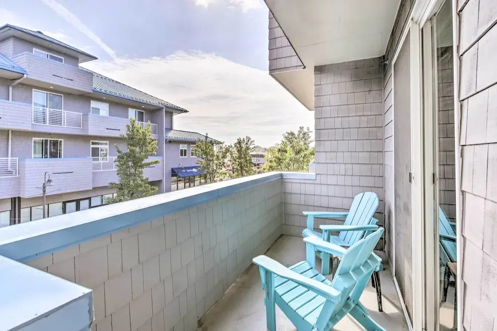 Grand Haven Condo w/ Patio < 1 Mi to Downtown