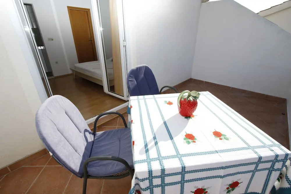 Kiwi Apartment