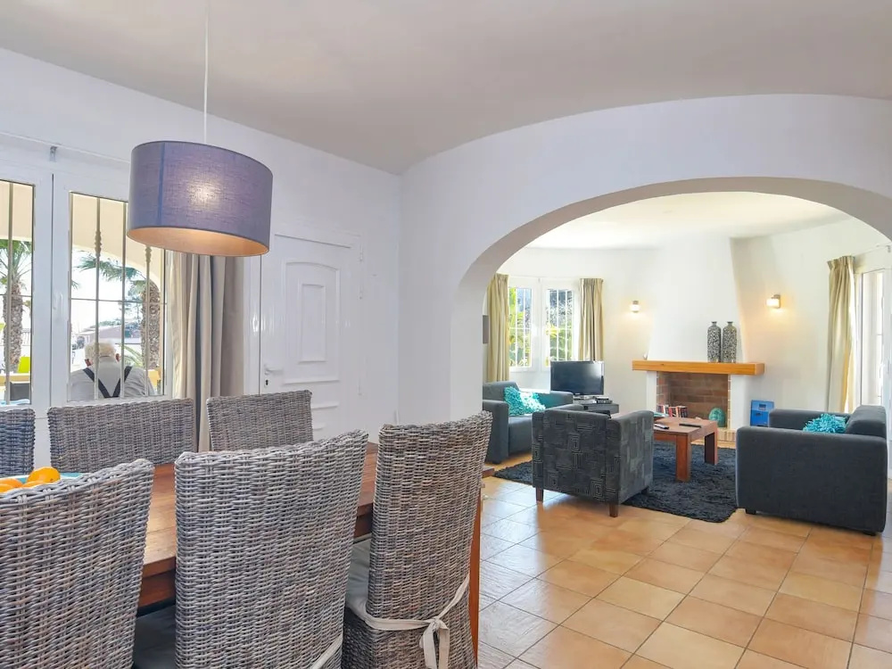 10pp Villa Wonderful Flat Garden With a Large Swimming Pool and Plenty of Space