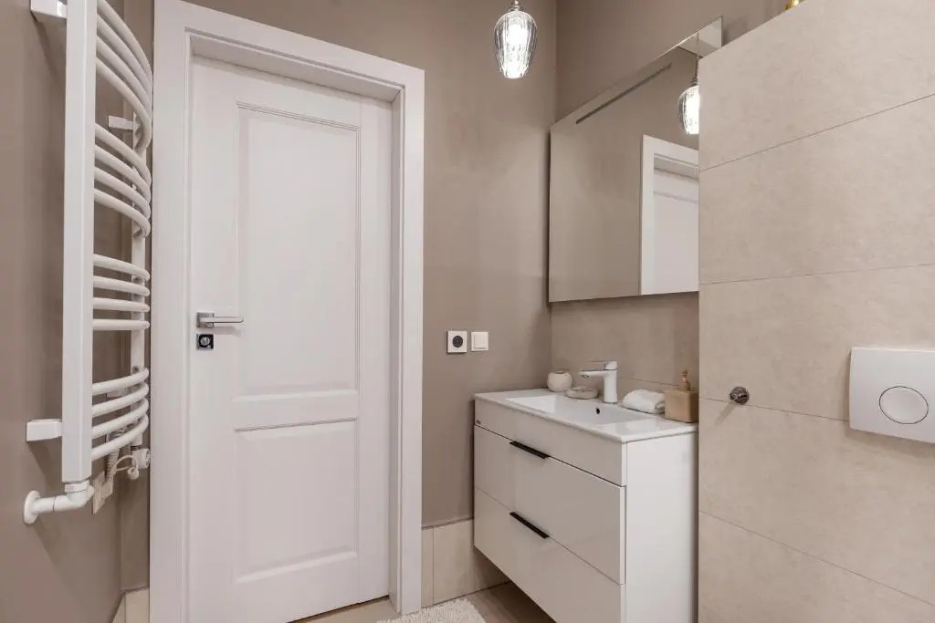 Prestigious 2 Bedr ap in Old Town by Reside Baltic