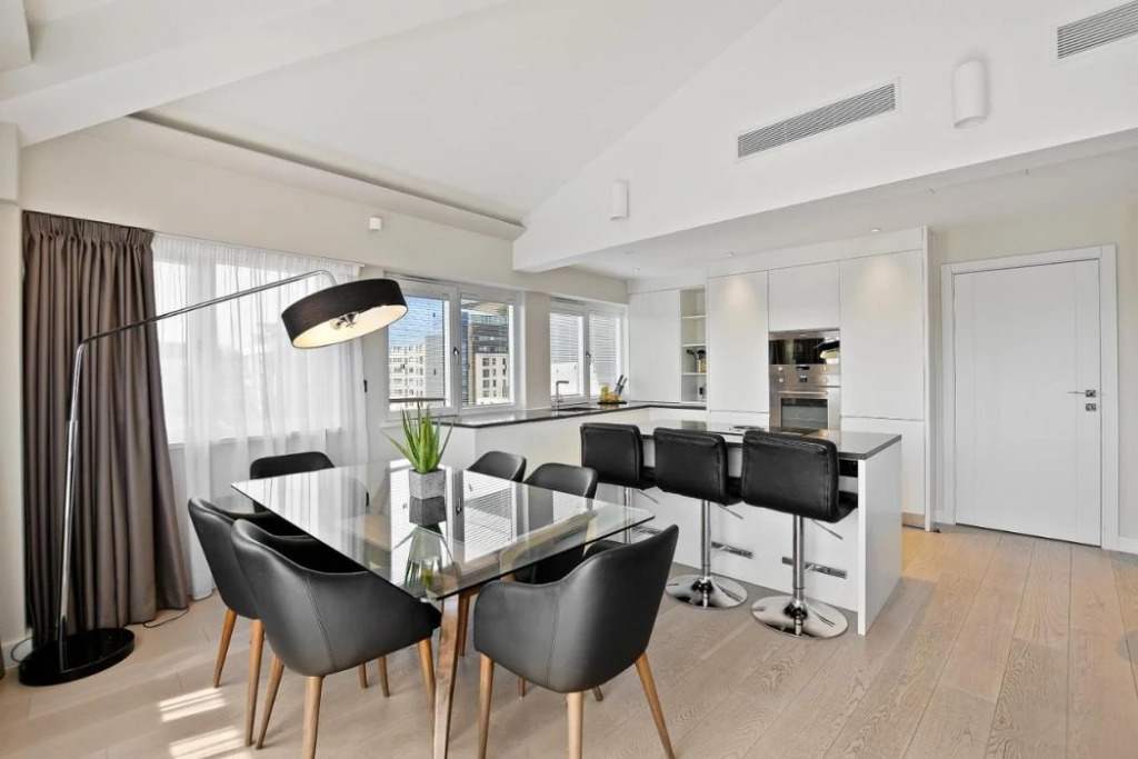 Vauxhall Bridge Road by Aeria Apartments