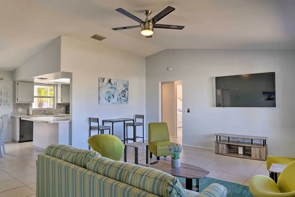 Lanai, Grill & Pets Welcome: Cape Coral Home
