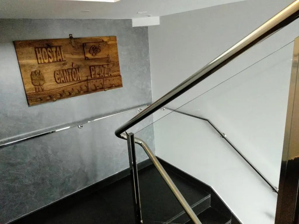Hostal Canton Plaza