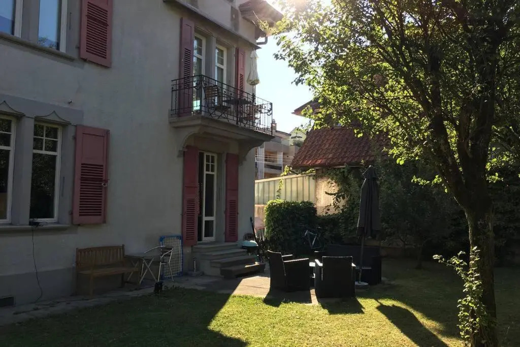 2 Zimmer in Jugendstilwohnung mit Garten (1-6 P.)