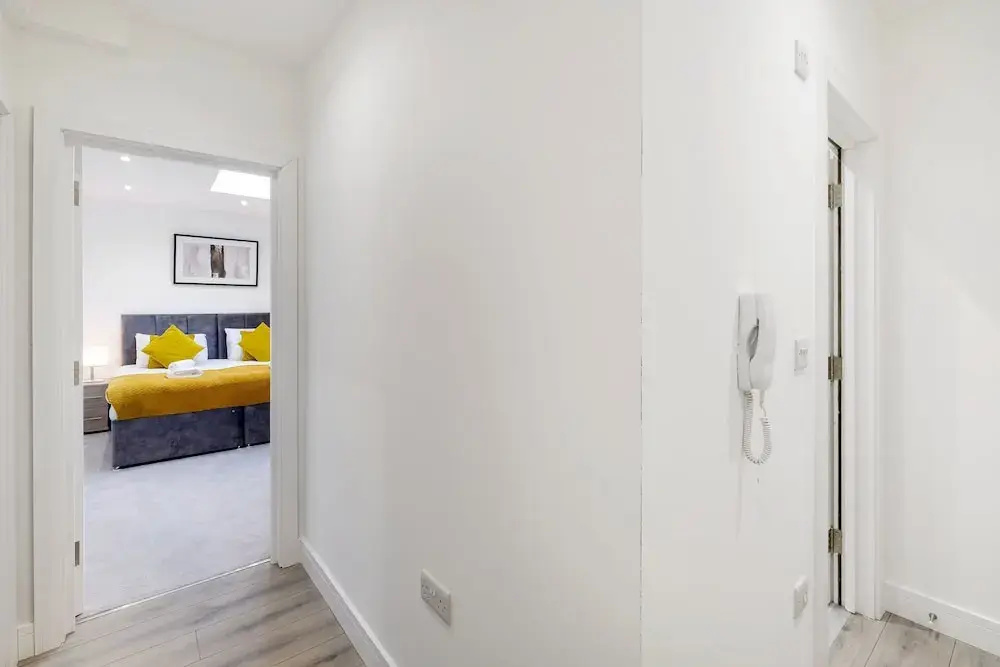 Modern 1 Bedroom Apartment Town Centre Camberley