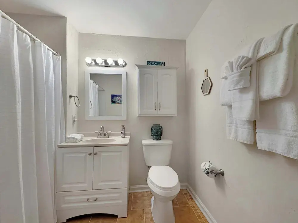 Coastal Retreat - Stay for 6!