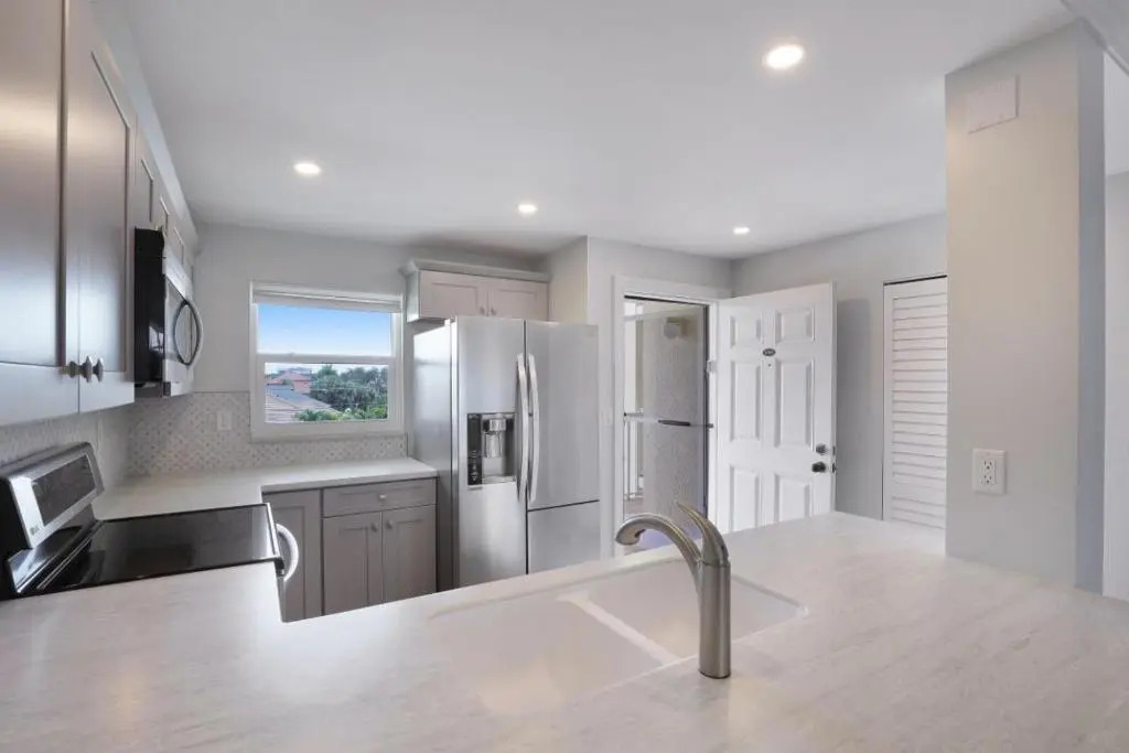 Completely Remodeled 2 Bed 2 Bath I Block Away From Free Beach Access