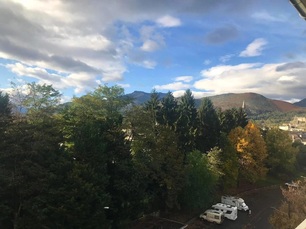 Apartment with One Bedroom in Lourdes, with Furnished Terrace