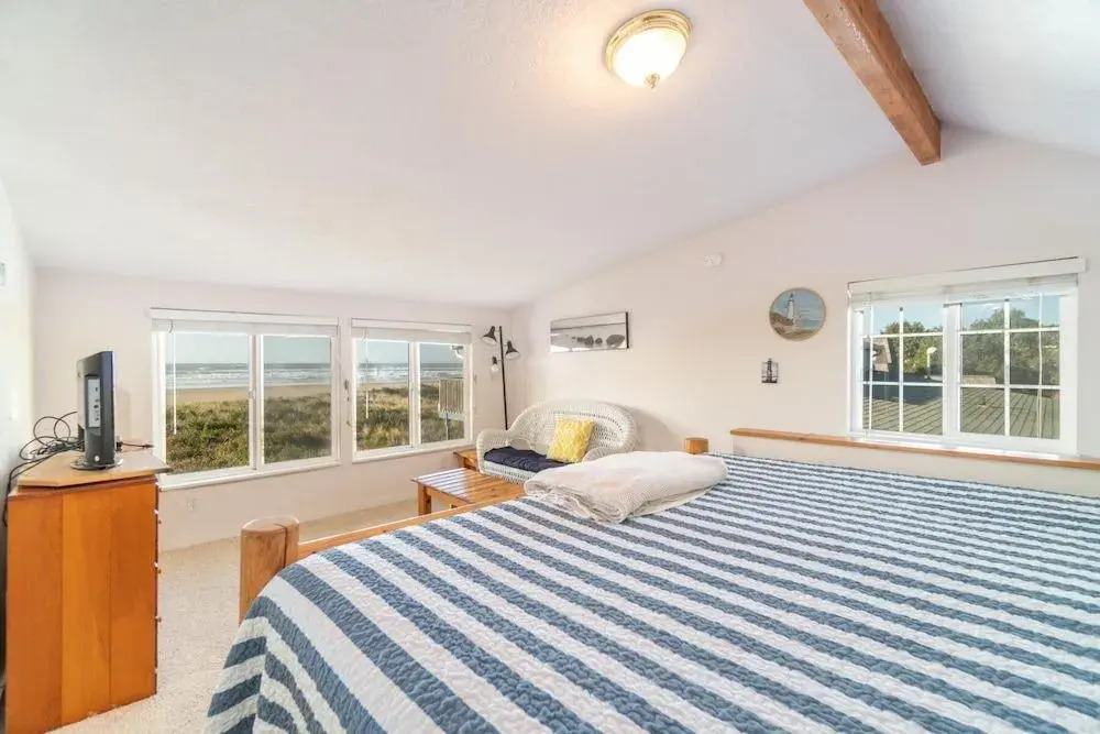 The Rockaway Beach Villa