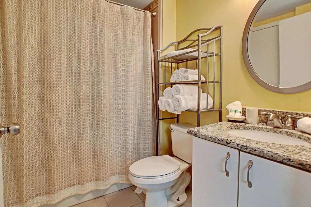 Harbour Place 409 - 3 Br Condo
