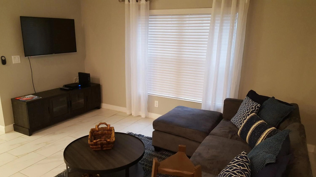 4 Bedroom Private Lakefront Town Home at Storey Lake near Disney World Parks