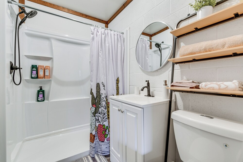 Cozy Lewiston Home < 10 Mi to Niagara Falls!