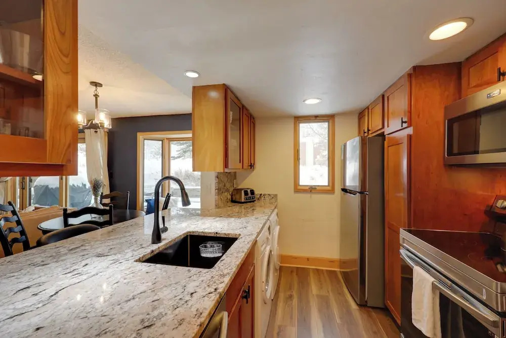 Charming Vail Condo w/ Patio & Mountain Views