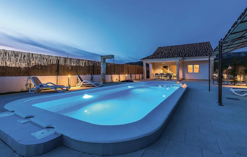 Awesome Home in Sibenik With Wifi and 3 Bedrooms