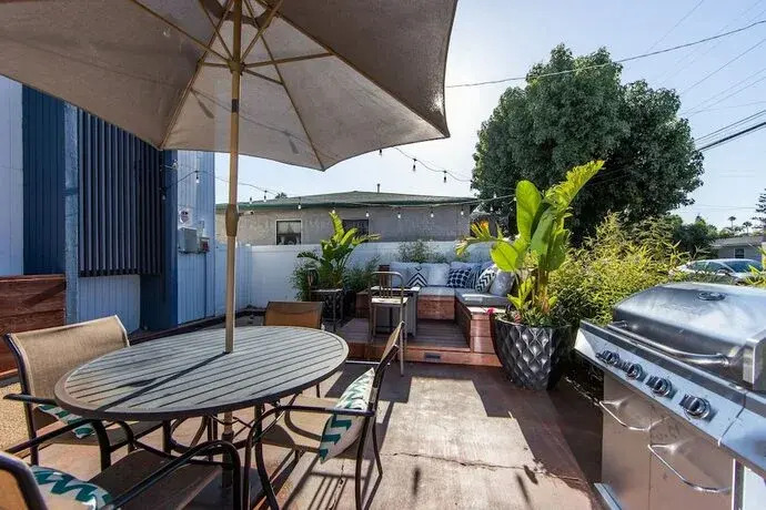 The Retreat Units 3 4 Freshly Remodeled Patio With Hot Tub and Fire Pit