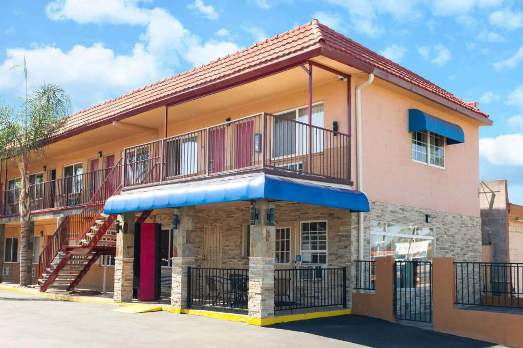 Om Park Inn and Suites El Cajon near San Diego