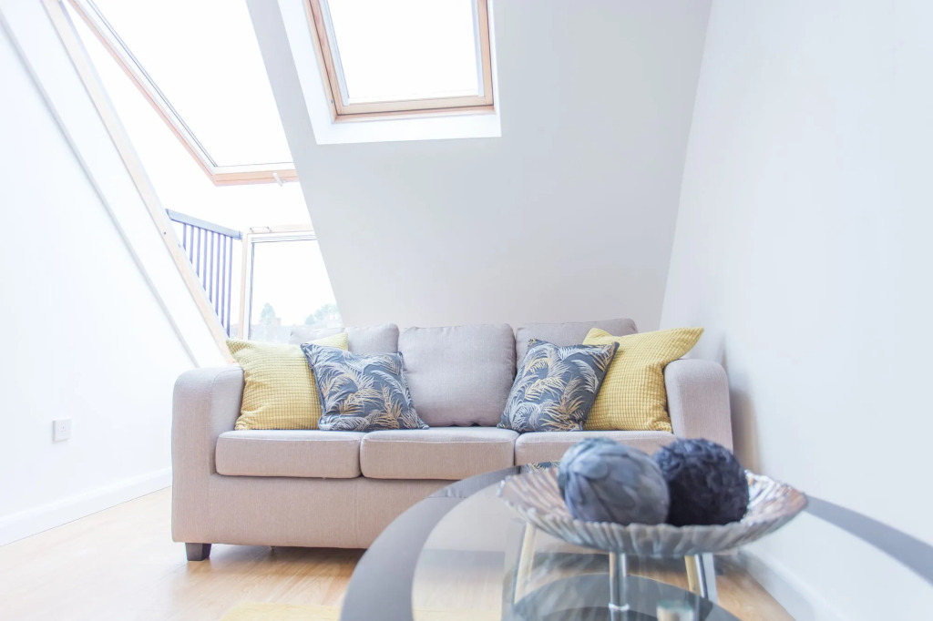 Bright 2 Bed Apartments in Marston Oxford, Free Parking, OX3 Near John Radcliffe Hospitals & University Parks