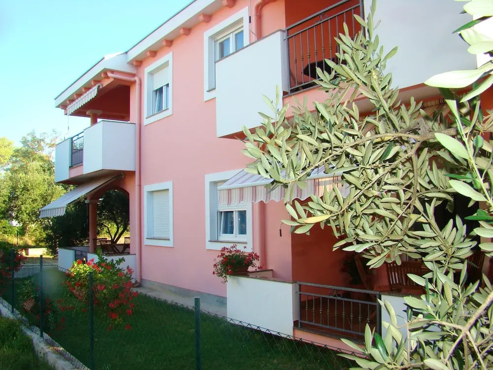 Apartment With 2 Bedrooms in Bibinje, With Enclosed Garden and Wifi -