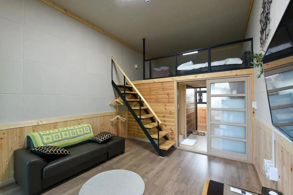 Yeosu Chunghong Pension