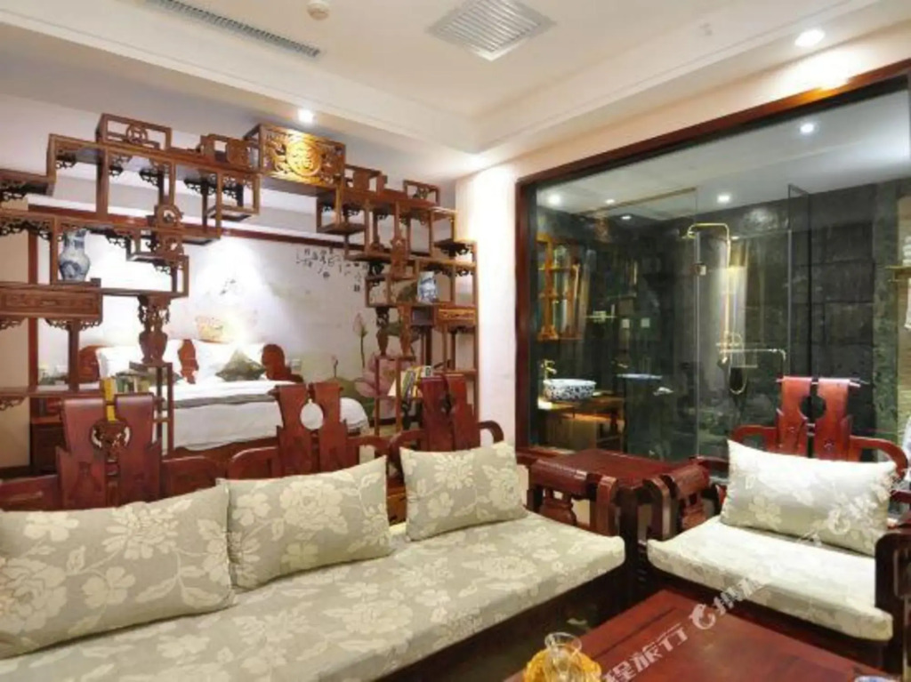 Jinning Rundexing Hotel (Guyan Culture Square)