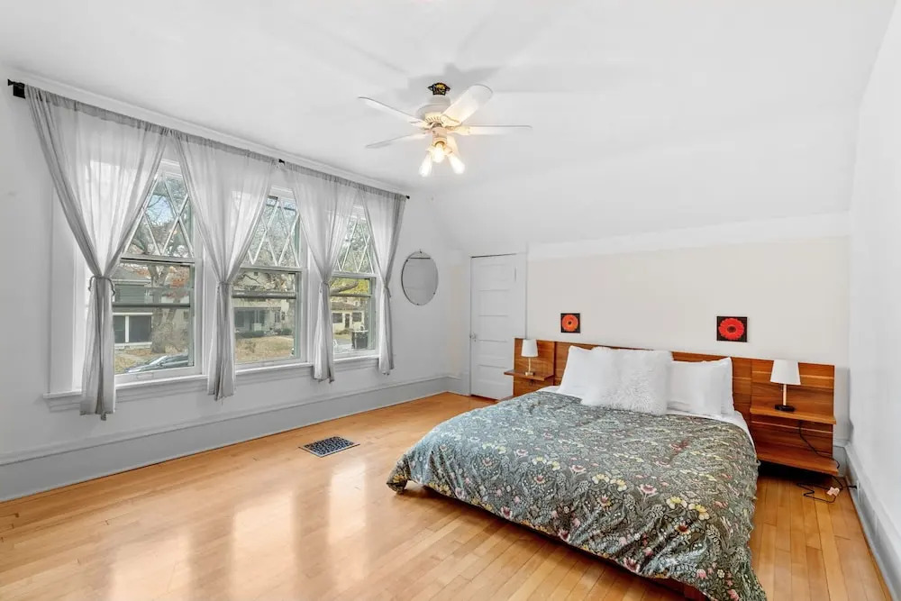 Sheridan Cottage (No Front Desk)
