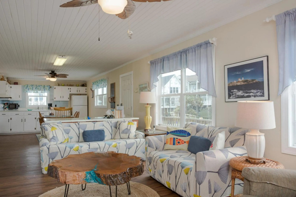 The Beach Fact Oar by Oak Island Accommodations