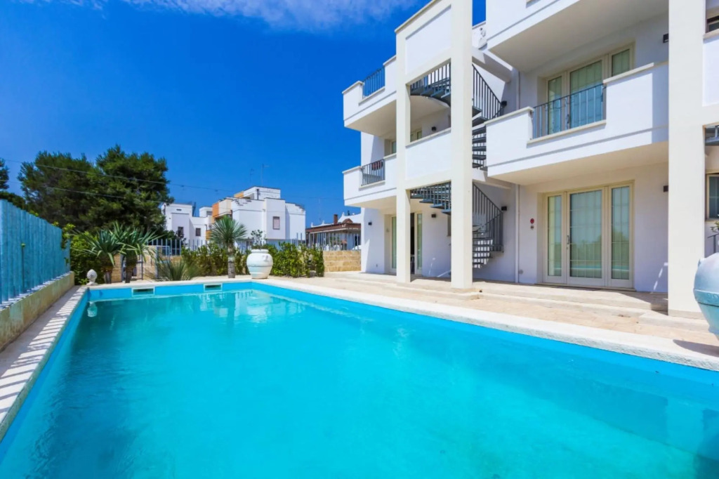 Gabbiano apartment in residence with pool in Santa Maria al Bagno-Eos