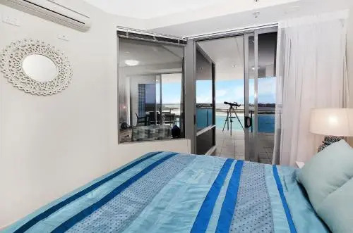 Monaco Unit 905, 12 Otranto St