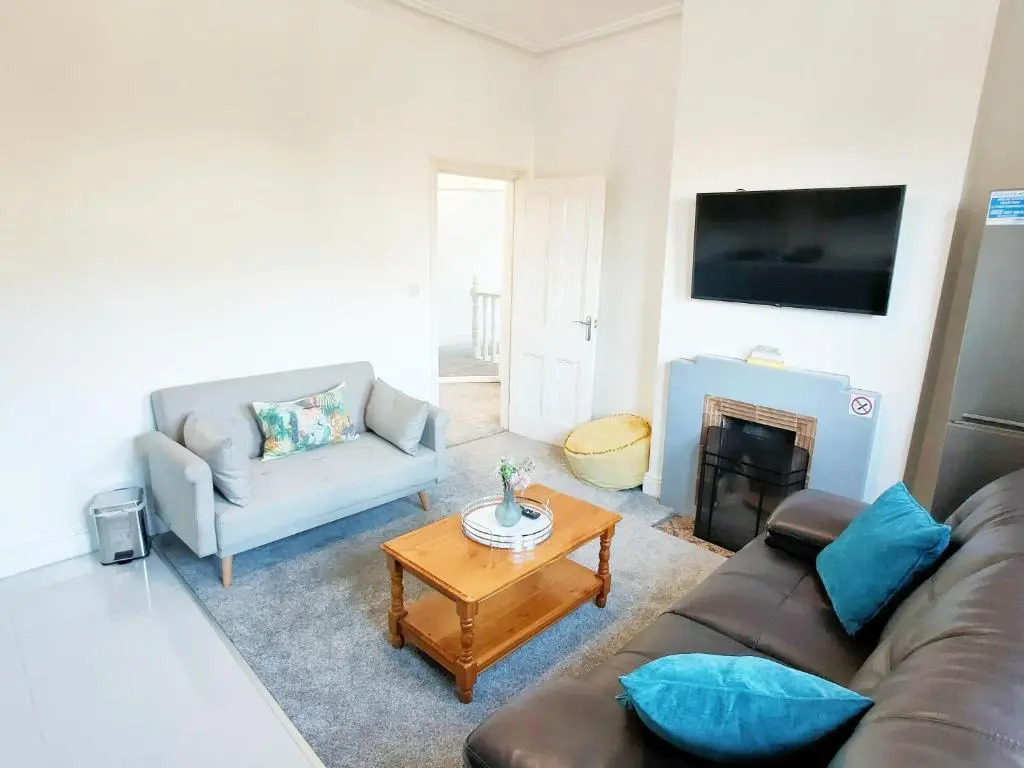 C-New Flat,4 Adults,20 mins to Beach,Netflix,Wifi