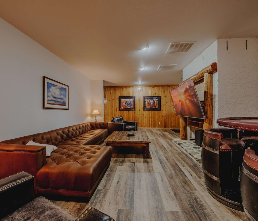Wilderness Club Lodge For 25