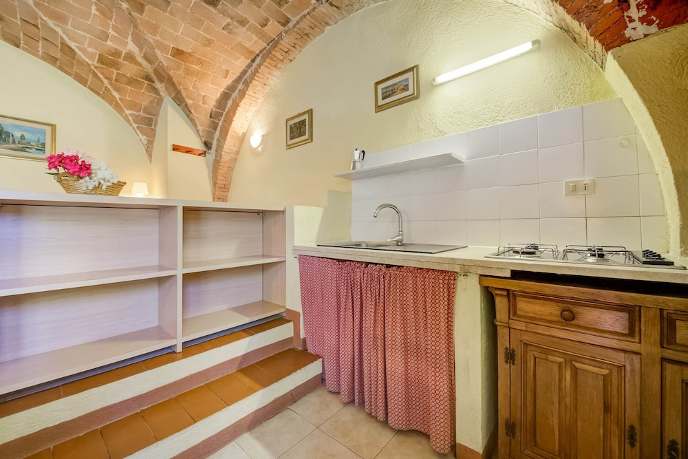 Tuscan Farmhouse in Montescudaio near Sea