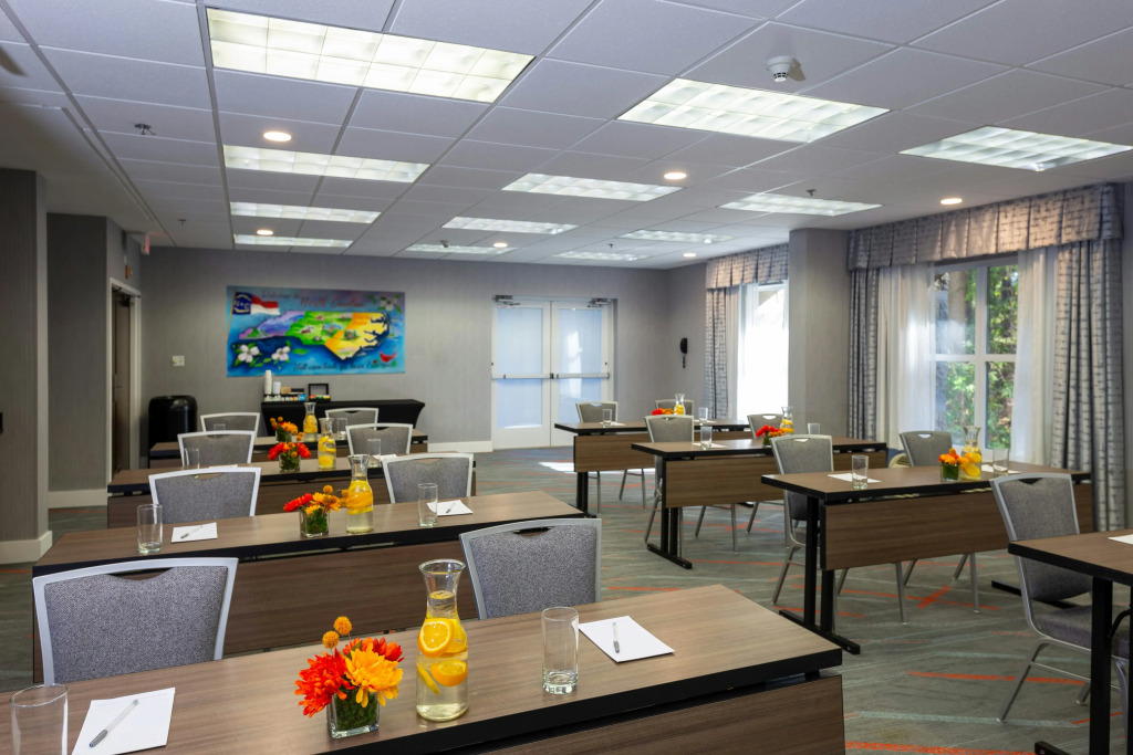 Hampton Inn & Suites Raleigh Cary Lenovo Center