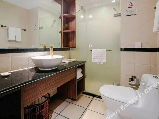 Golden Lotus Herton Seaview Hotel