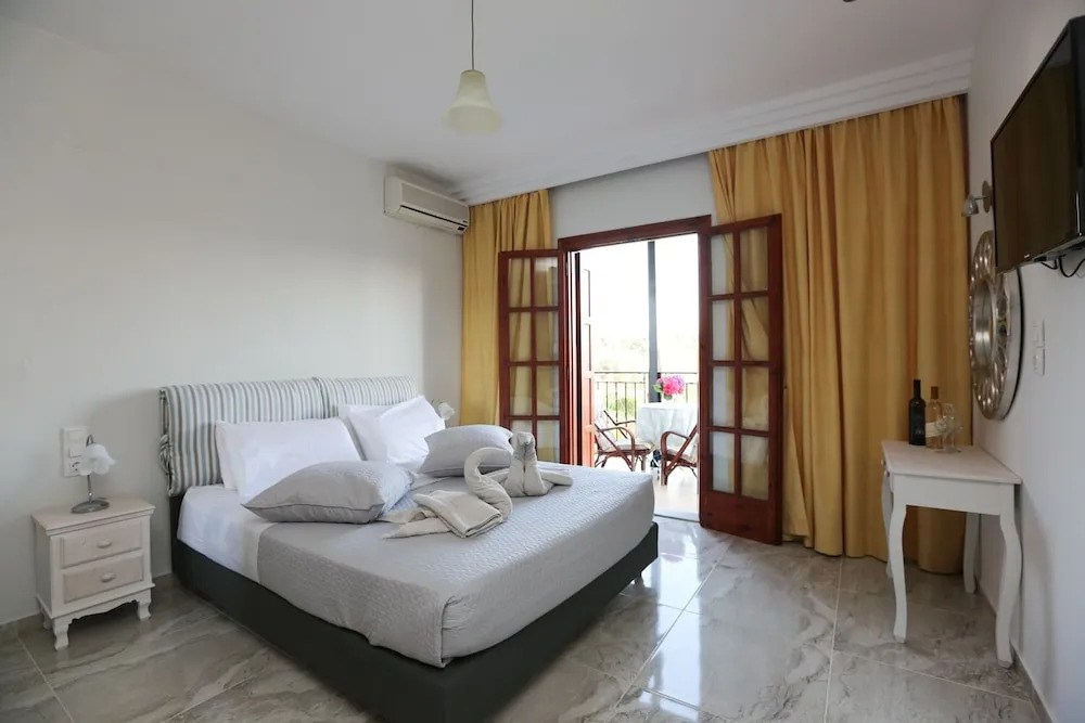 Theodora Studios & Suites