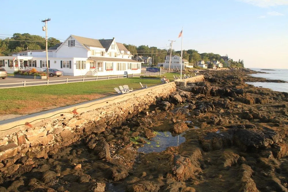Bluebird Ocean Point Inn