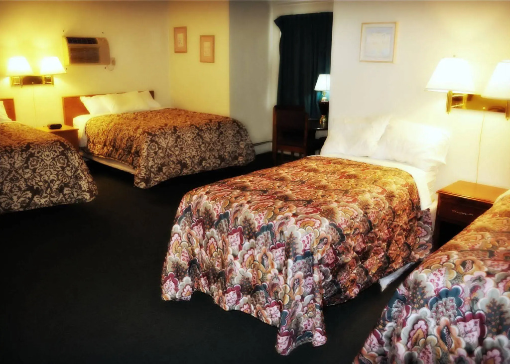 Town House Motel