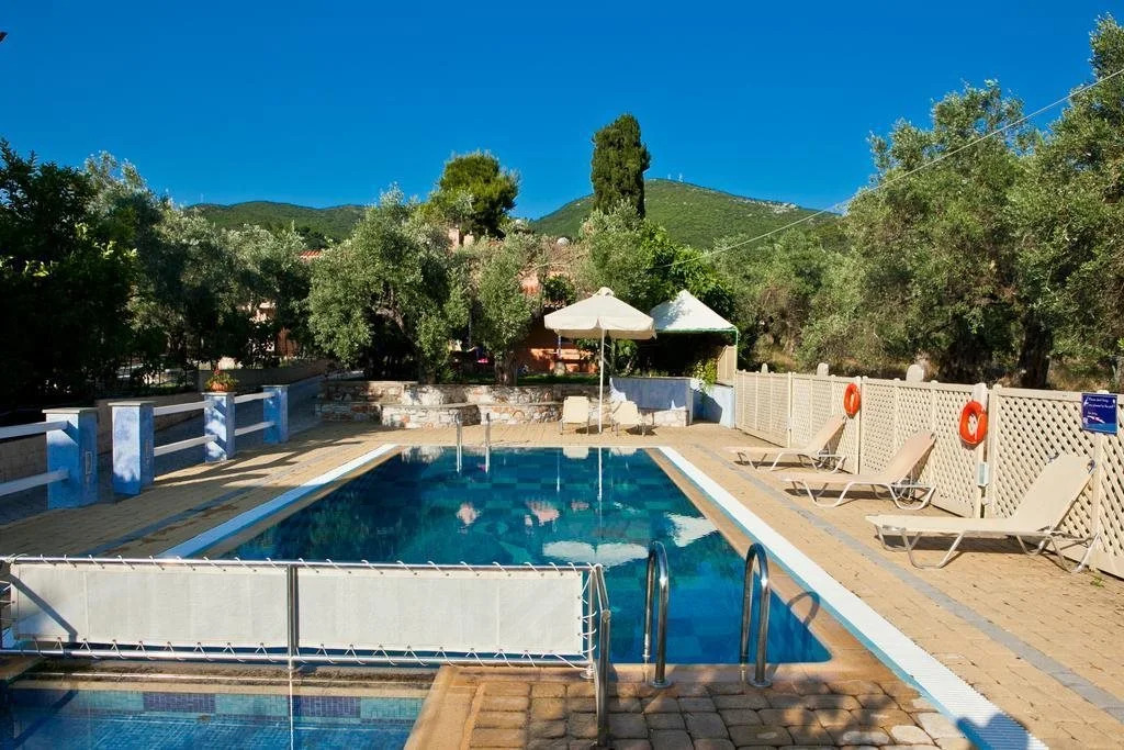 Aretousa Studios & Apartments