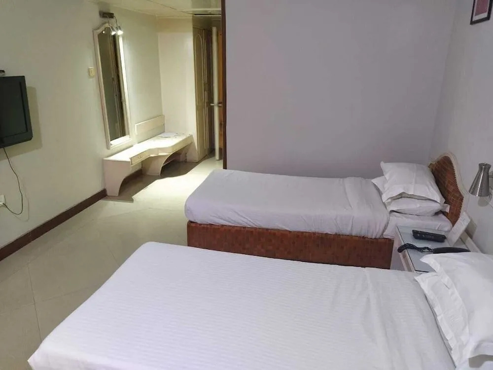 Lemon Tree Hotel Bhopal