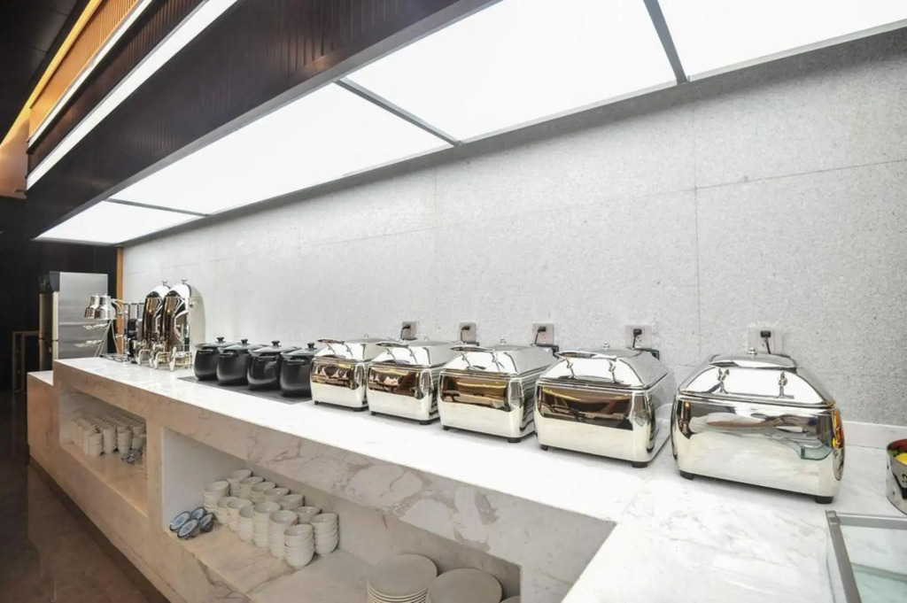 Daqing Jixiang Kaiyue Business Hotel (Daqing East Station People's Hospital)