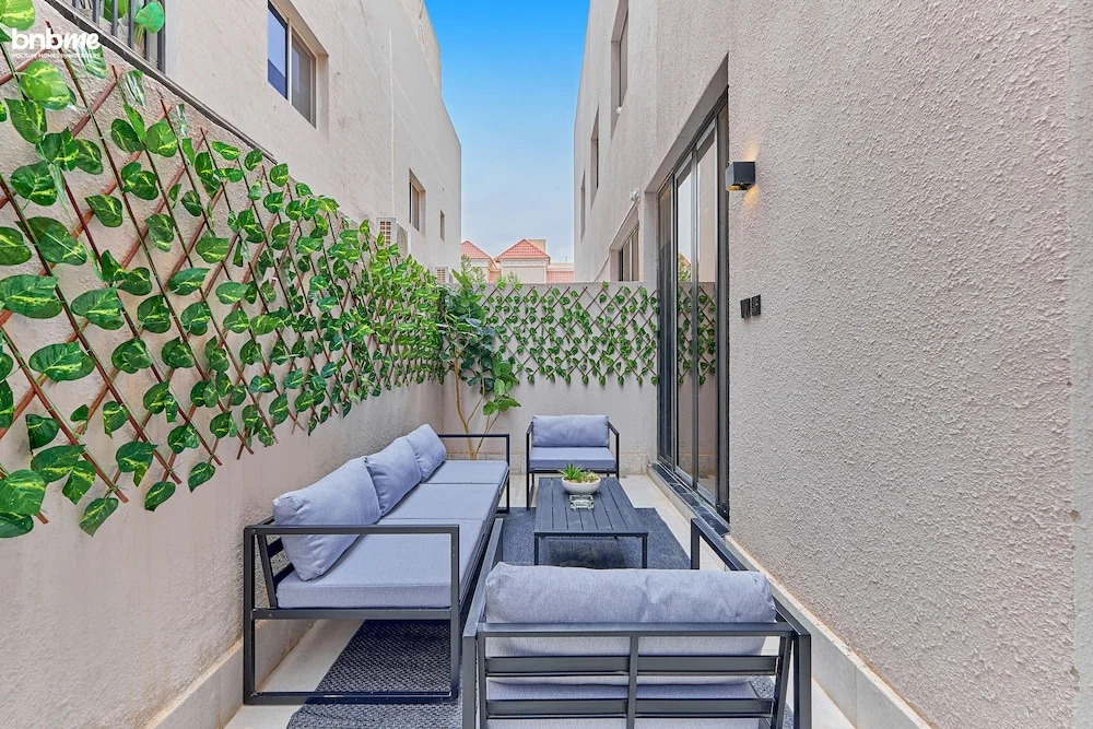 bnbmehomes - Pvt Rooftop in Al Malqa -C4