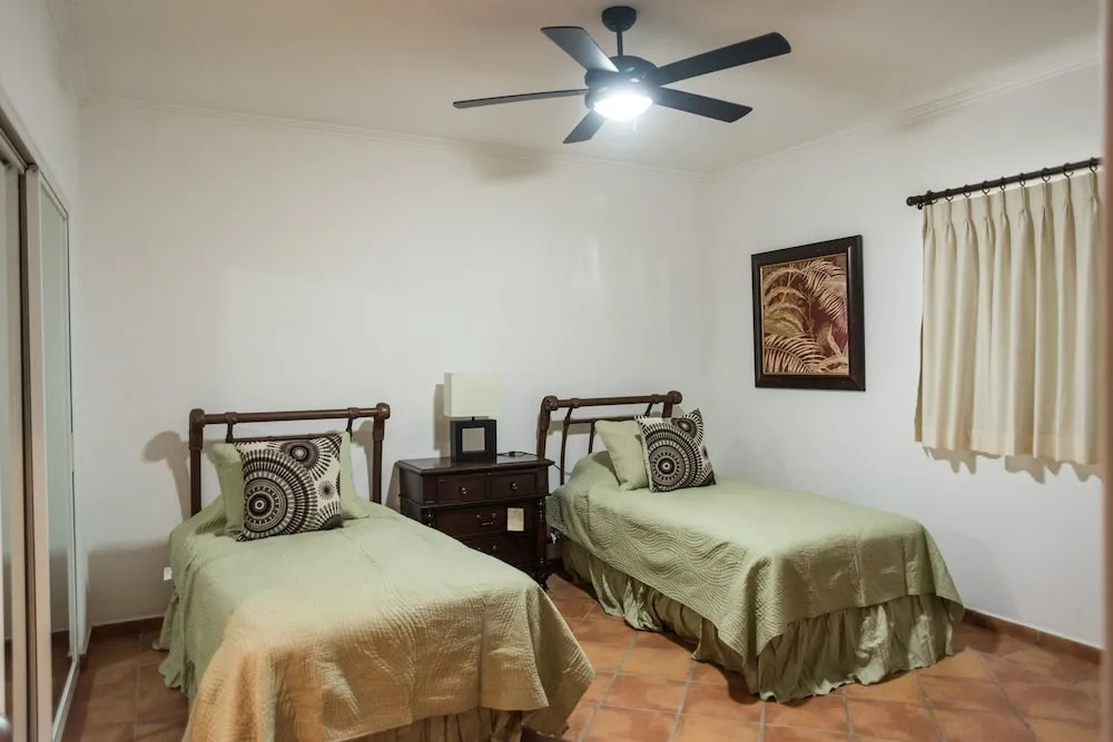 Las Mananitas C1073 BR by Casago