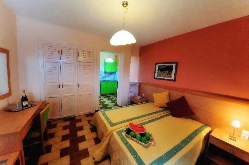 vassilias beach hotel