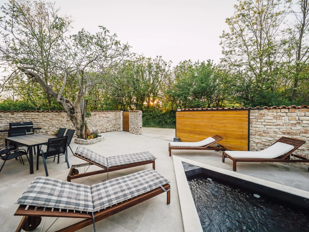 Villa Begonia with swimming pool, Privlaka (Zadar)