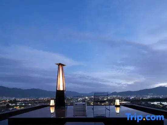 Hidden in Mountains • Lijiang Ancient Town 270° Panoramic View, Mountain-View Boutique Guesthouse