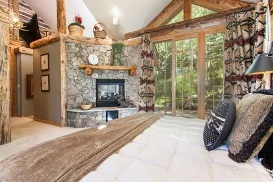 Tall Timbers Lodge - 5 Bedrooms Home
